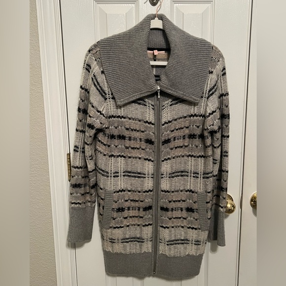 Victoria’s Secret Knitted Zip Up Sweater - Picture 2 of 5